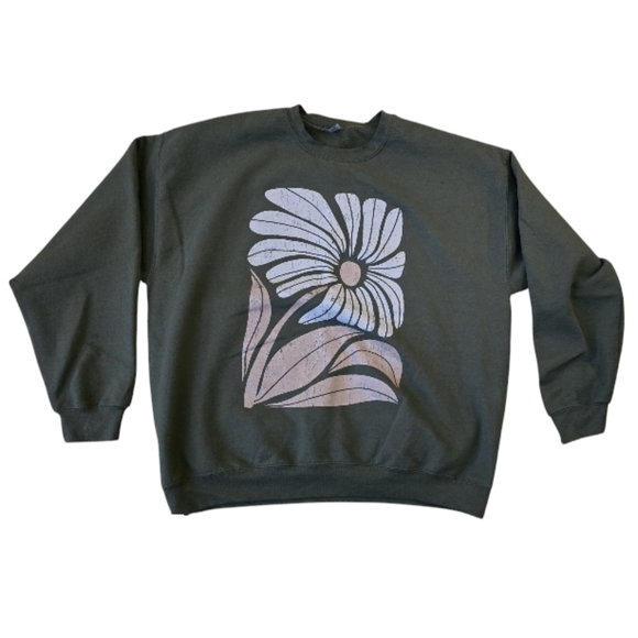 Olive green sweatshirt with a flower. Size Xl - Picture 1 of 6